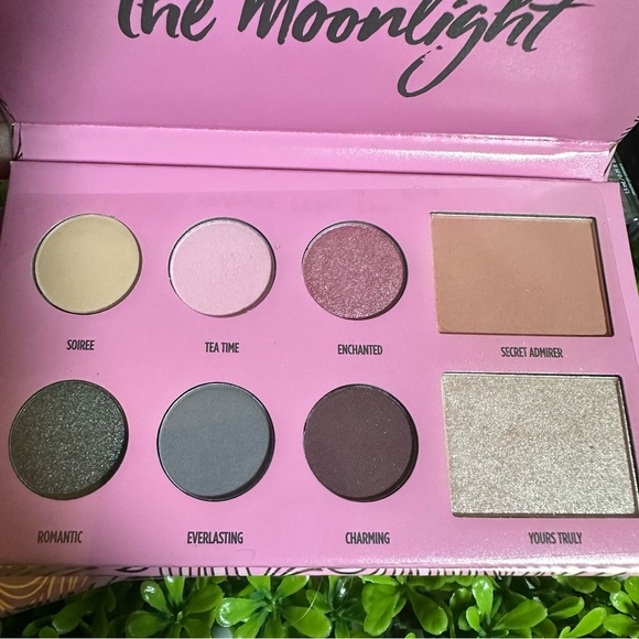 NWT Ulta Beauty Metallic Makeup and Makeup Bag Set - Picture 9 of 12